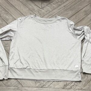 Light Grey Vuori Daydream Crew - great condition